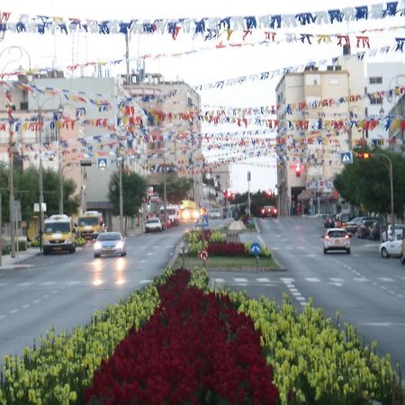 Apartments Petah Tiqwa - Bar Kochva Street Petach Tikva Exterior foto